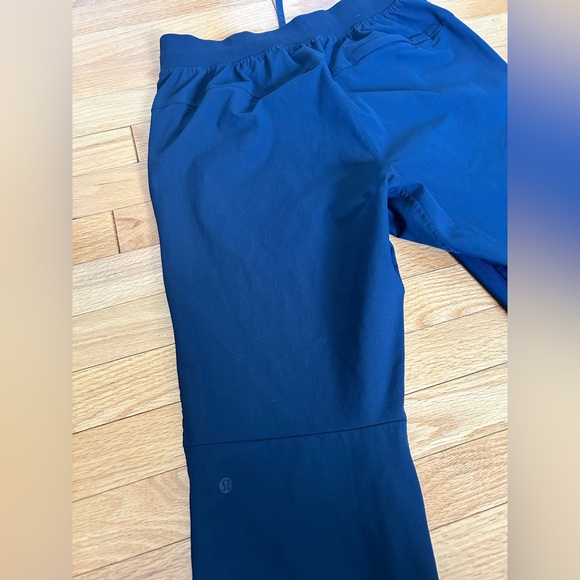Lululemon Joggers Size Medium - Picture 9 of 14